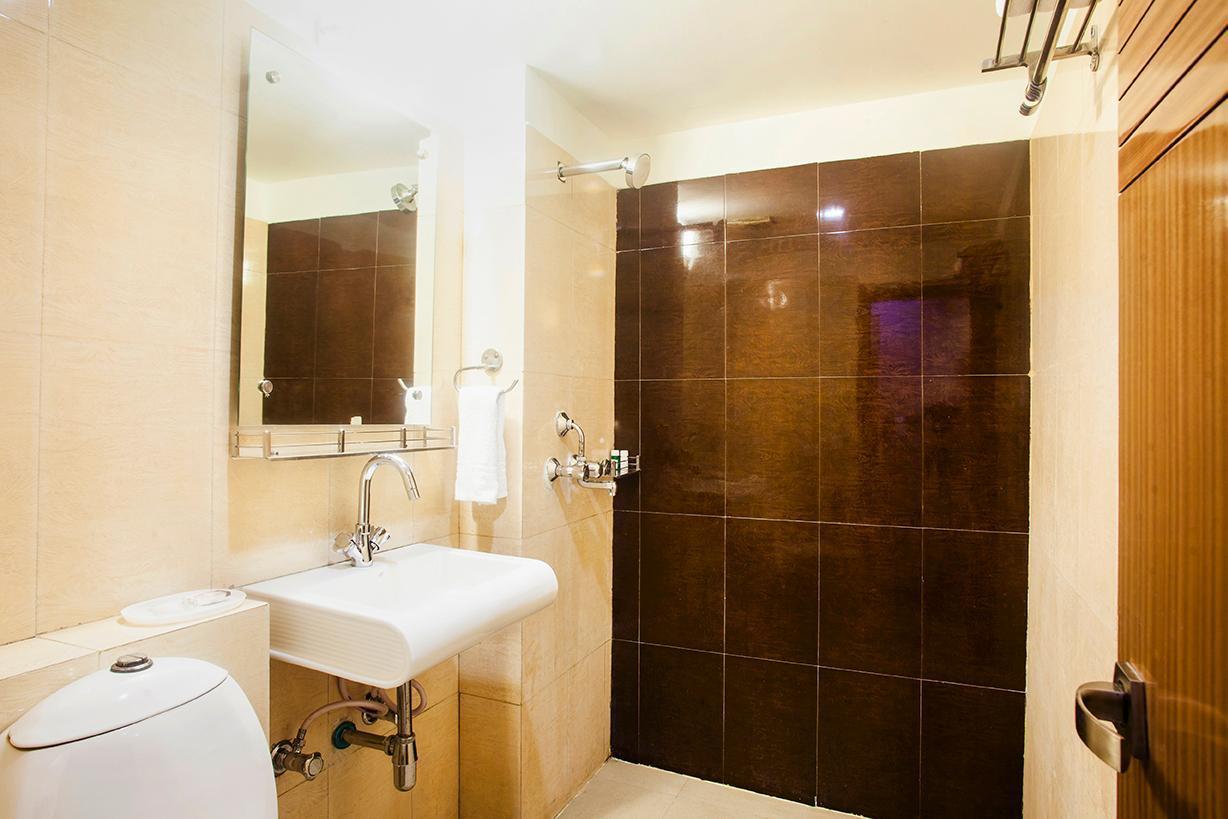 Inn Poonam Plaza 2*