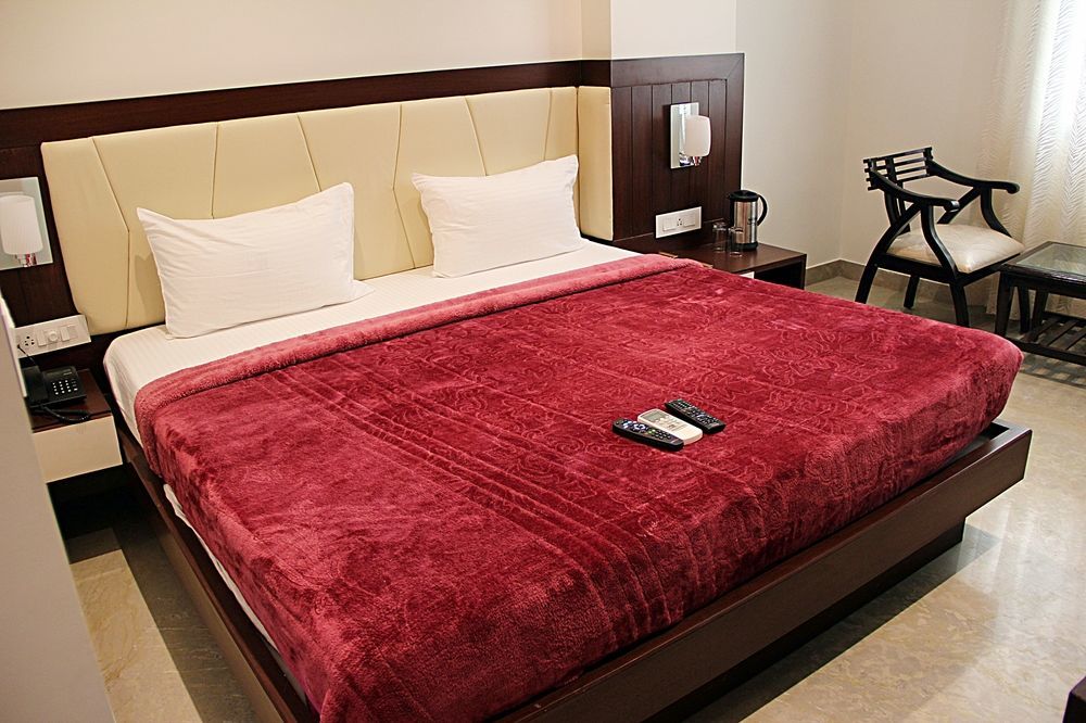 Hotel Taj Heights 3*