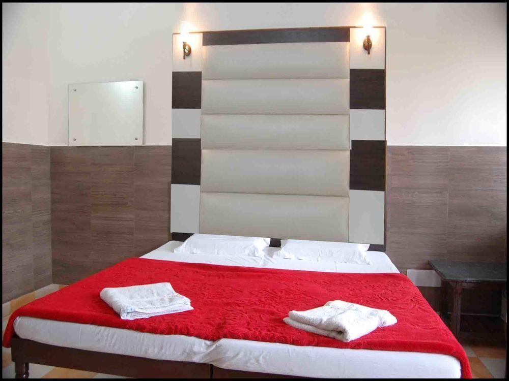 Sidhartha Walking Distance From Tajmahal Agra (Uttar Pradesh)