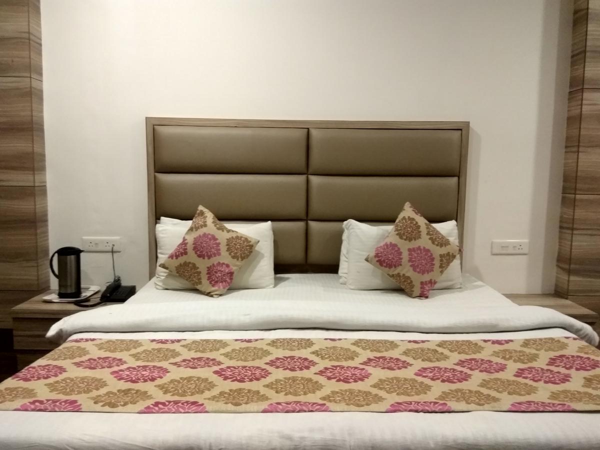 Prema Palace 2*