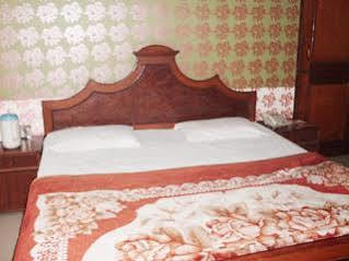 Neelkanth Hotel *