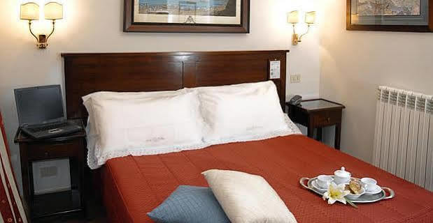 Neelkanth Hotel Agra (Uttar Pradesh)
