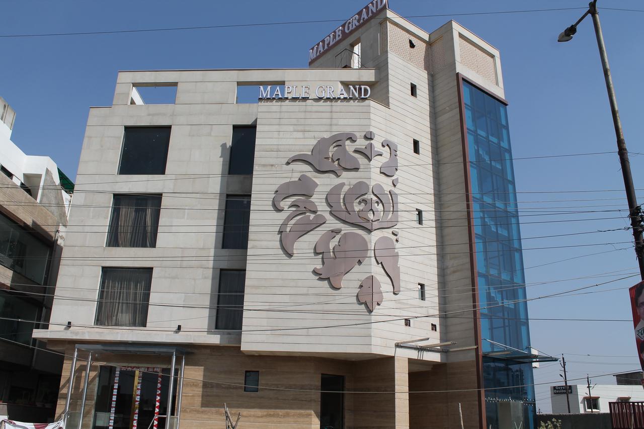 Maple Grand
