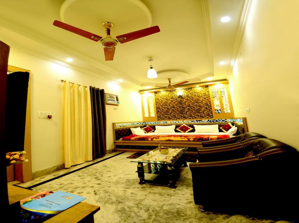 Taj Square A Luxurious Family
