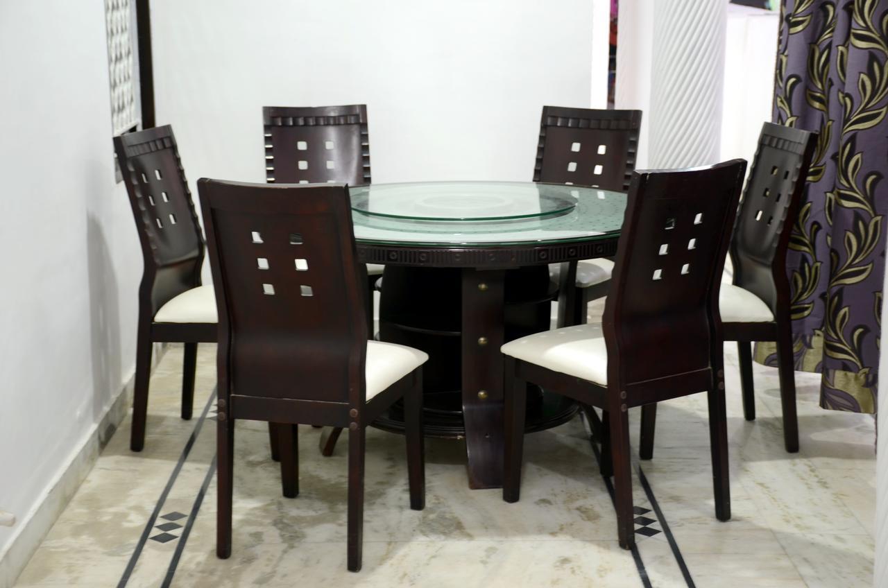 Taj Square A Luxurious Family Homestay *