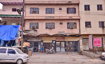 Aditya Palace Hotel *