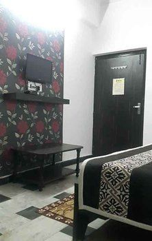 Priya Hotel 3*