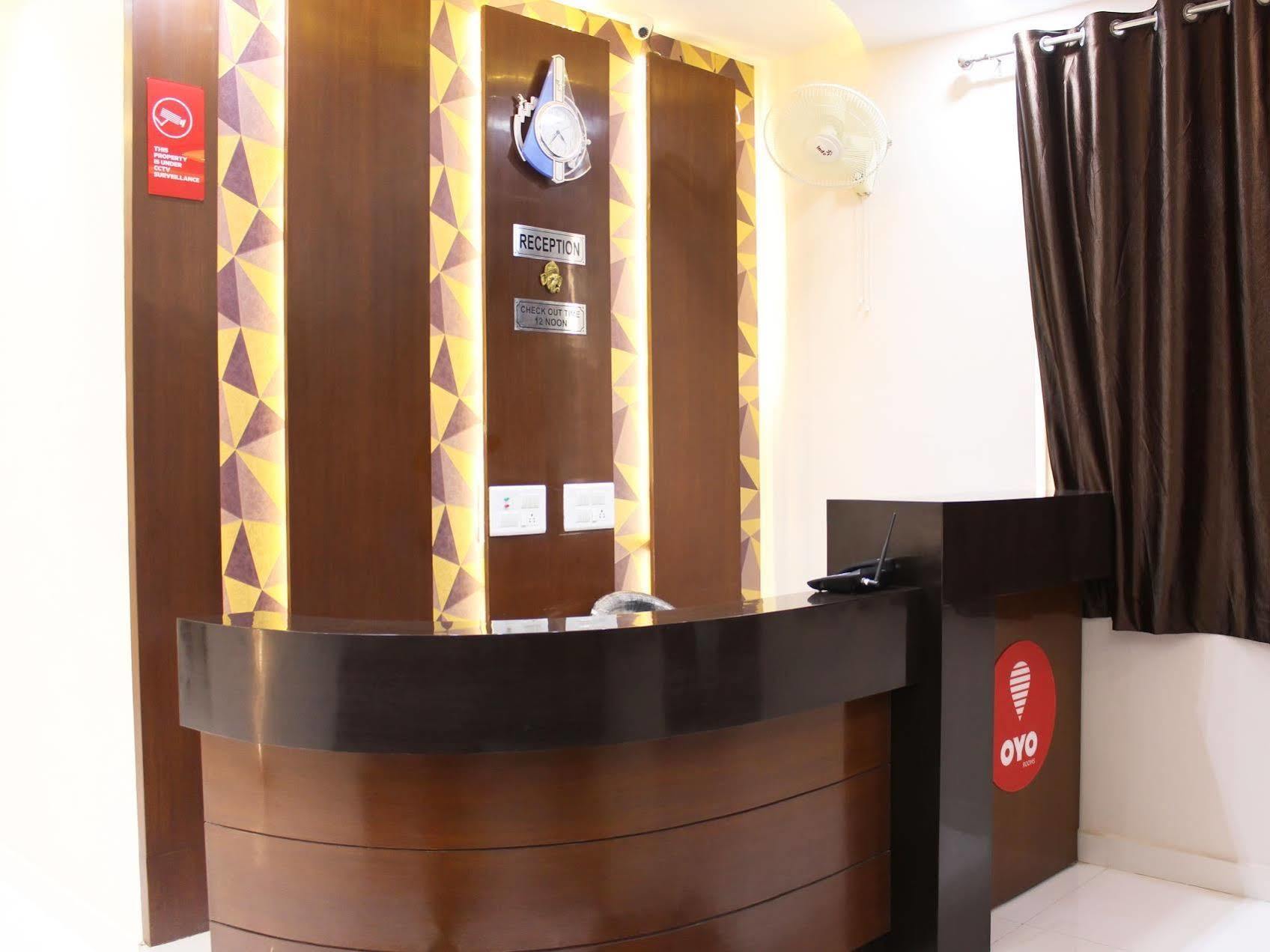 Hotel Oyo 3202 Gayatri Residency 3*