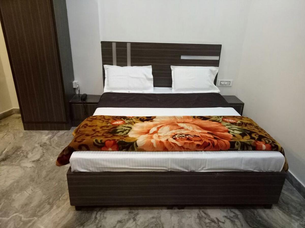 Hotel Paarrijat Palace 2*