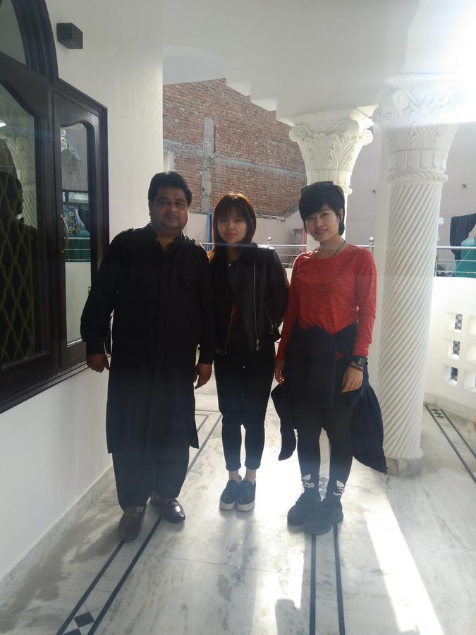Taj Square A Luxurious Family *