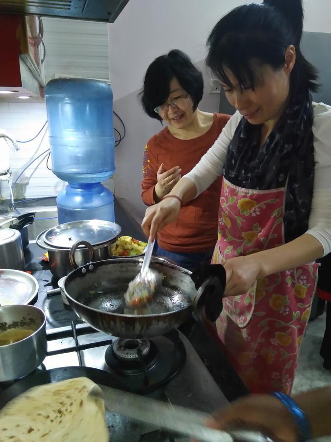 Taj Square A Luxurious Family Homestay *