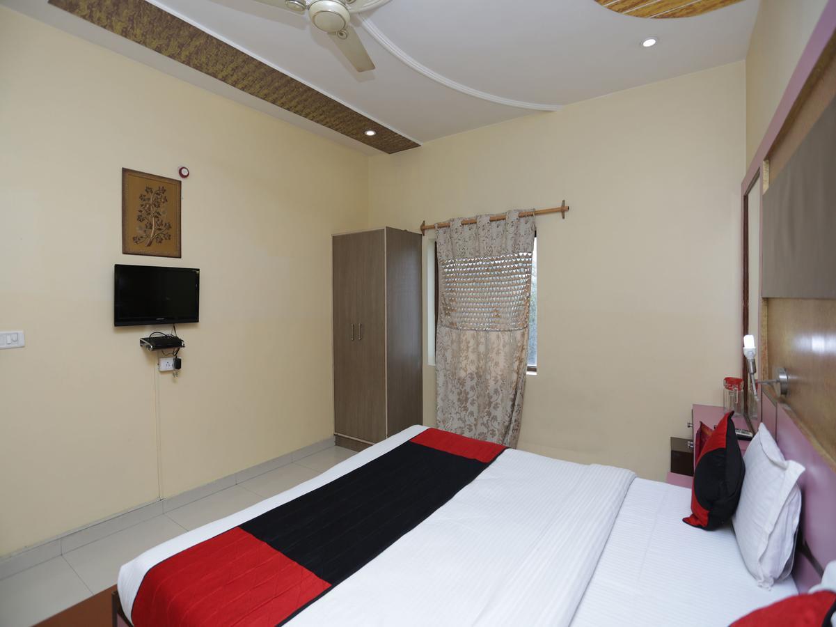 Oyo 12221 M House Agra (Uttar Pradesh)