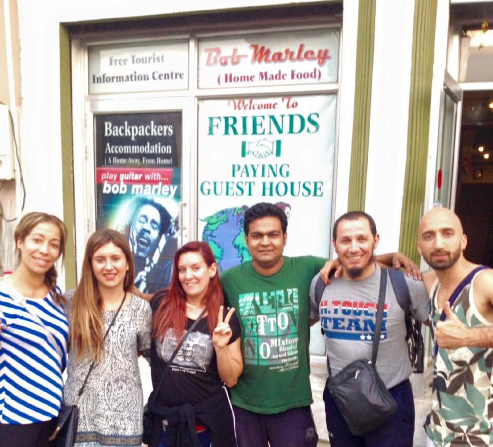 Hostel Friends & *