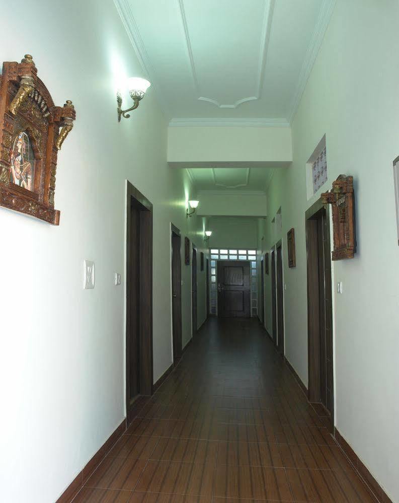 Dolphinn Agra Hotel 3*