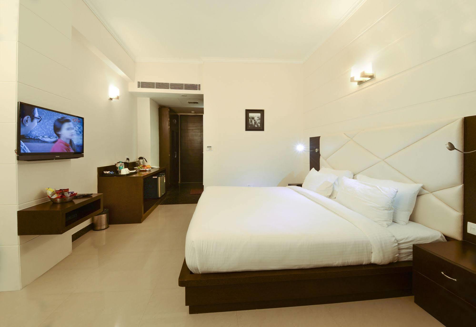 Crimson Palace Hotel Agra (Uttar Pradesh)