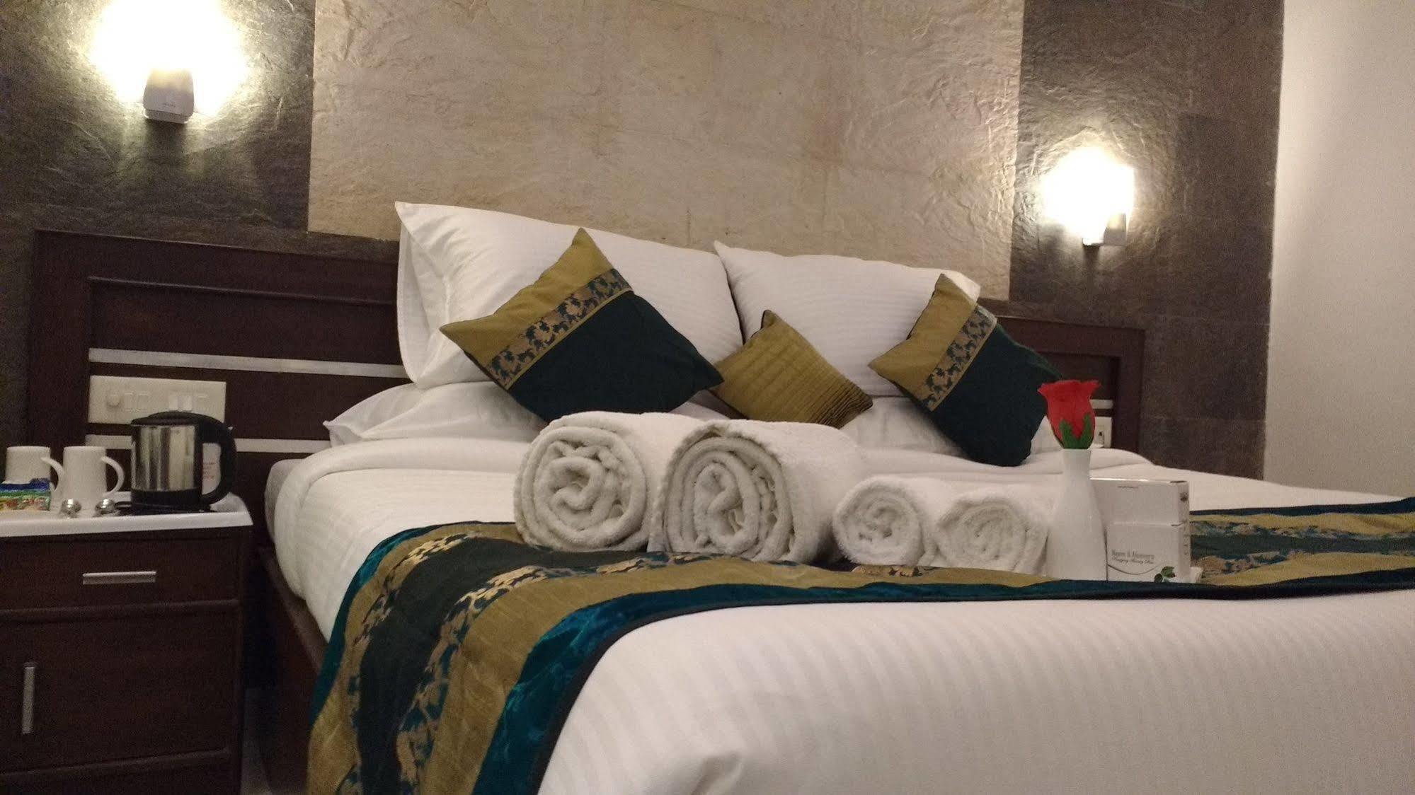 Hotel Optimum Tara Palace @ Taj
