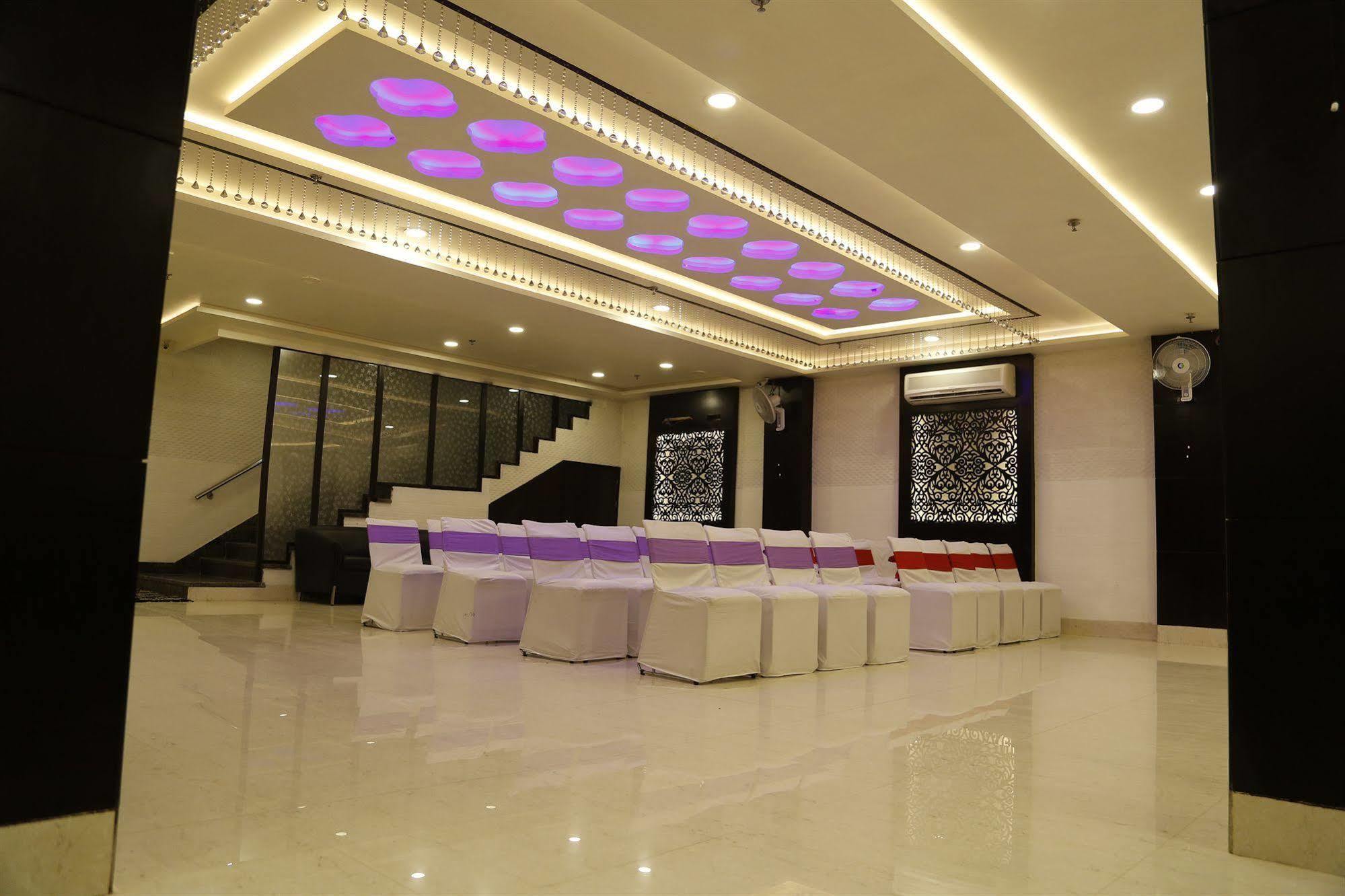 Fabhotel Idea Hotel 3*