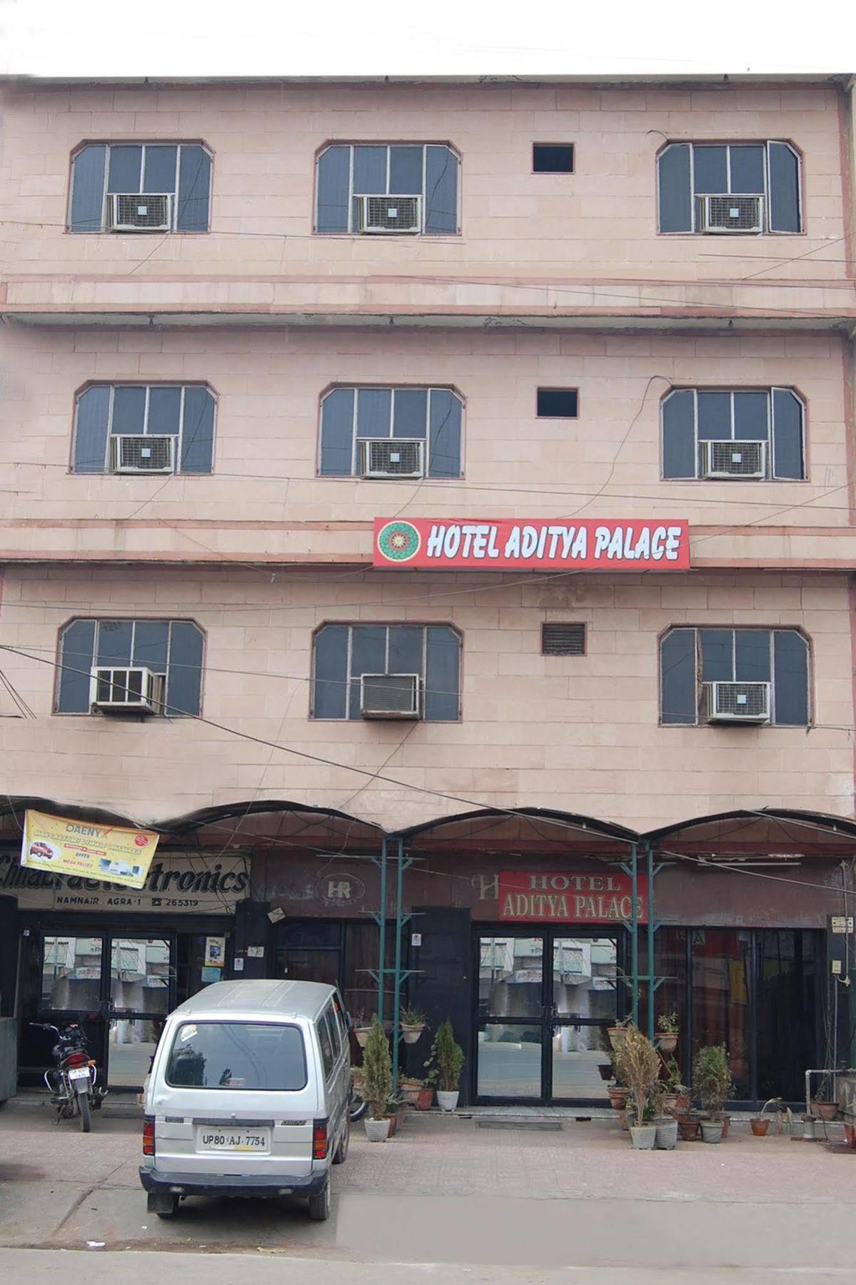 Hotel Aditya Palace *