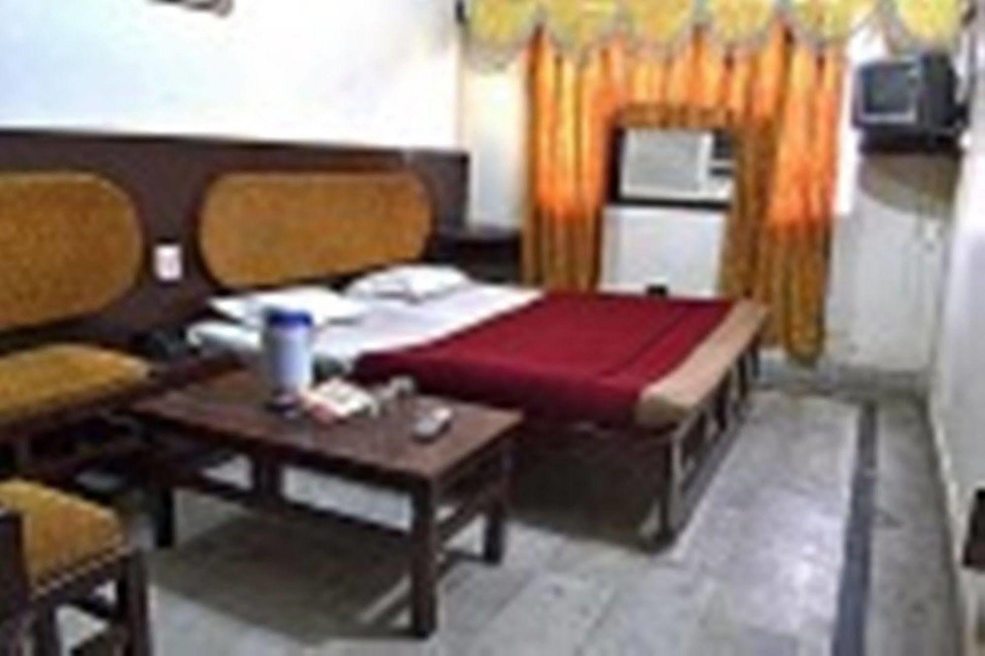 Hotel Aditya Palace Agra (Uttar Pradesh)