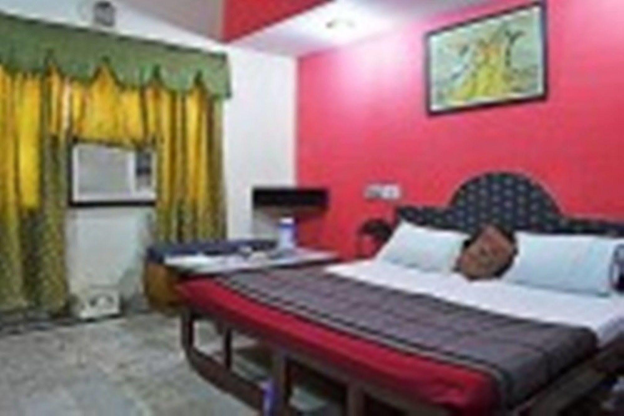 Aditya Palace * Agra (Uttar Pradesh)