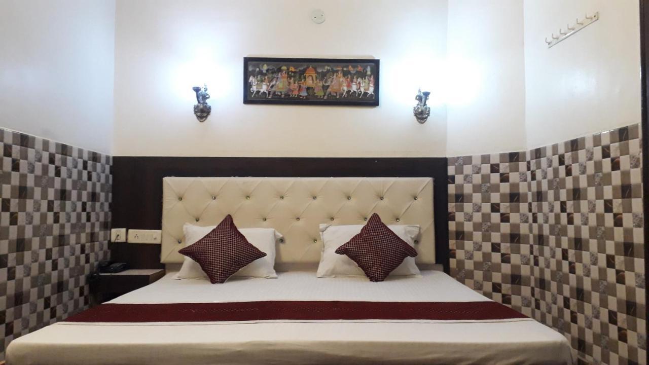 Fabhotel Sarwan 2*