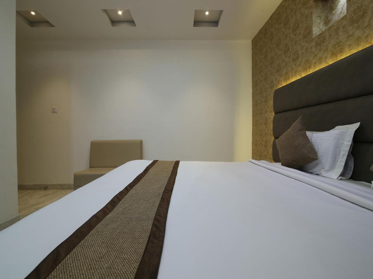 Oyo 16372 The Vantage Hotel 3*