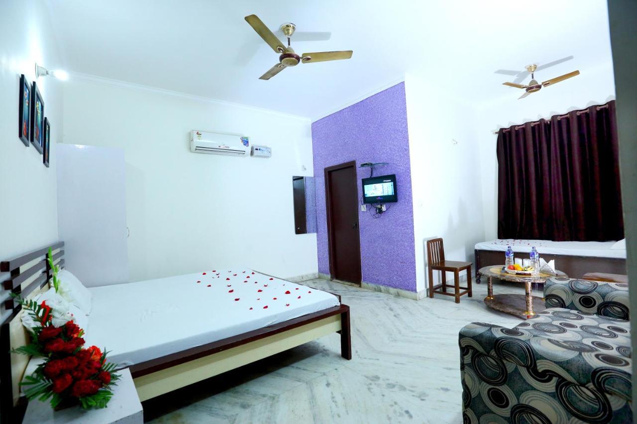 Rosewood Hotel 3*