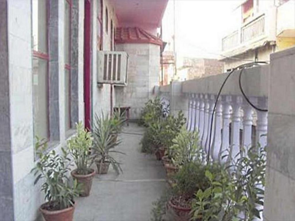 Raj Bed & Breakfast