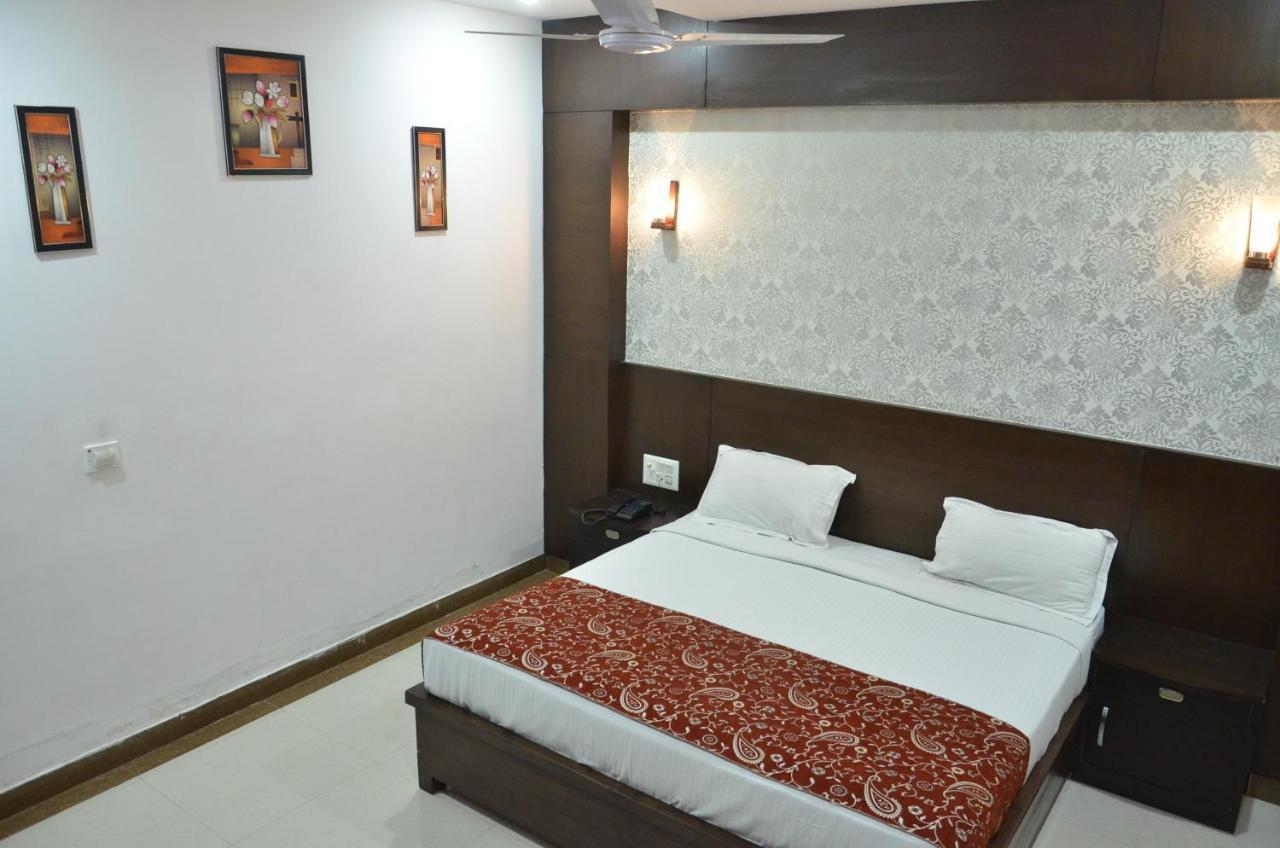 Dazzling East Gate Hotel
