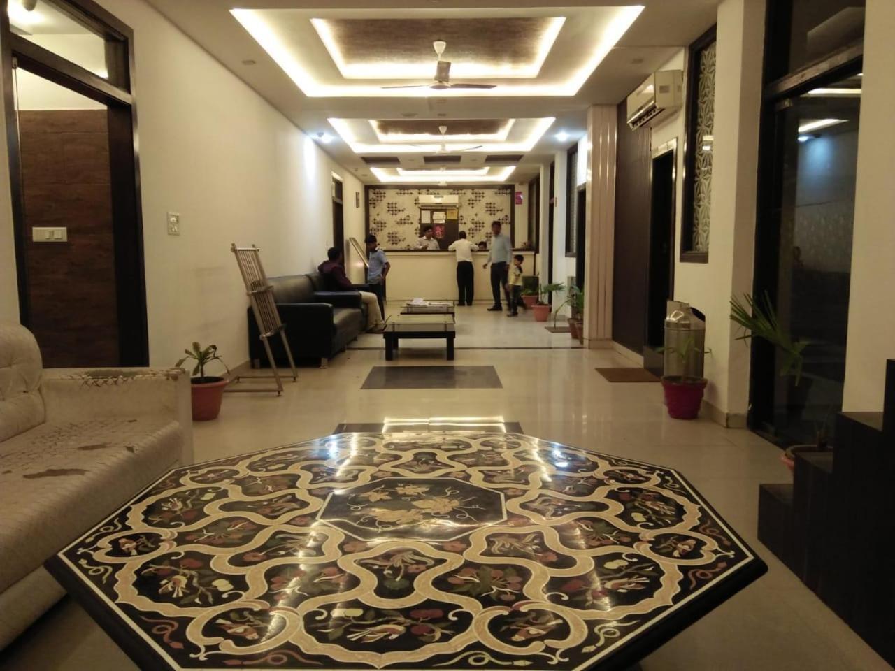 Hotel Dazzling East Gate Agra (Uttar Pradesh)