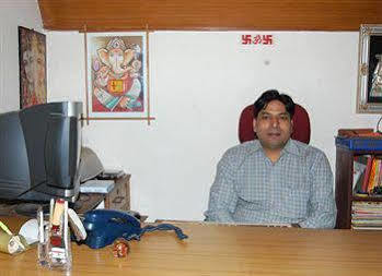 Aditya Palace Hotel *