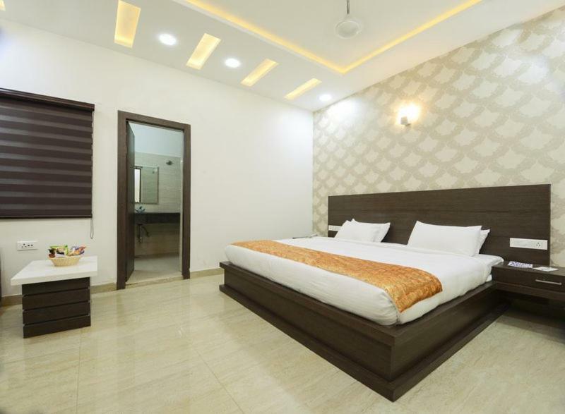 Ayu The Rigel Hotel