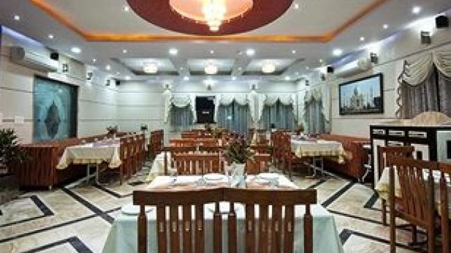 Parkside Agra Hotel *
