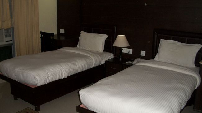 Hotel Parkside Agra *