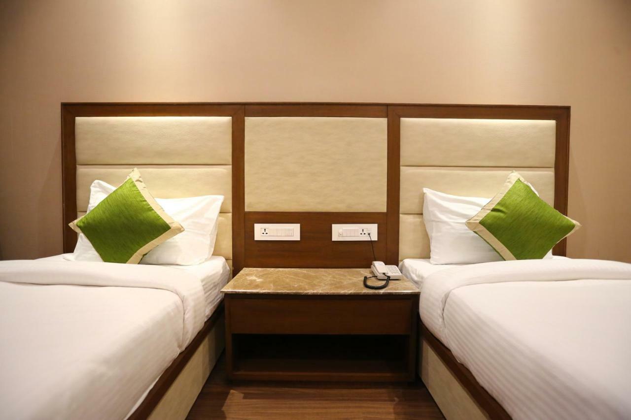 Maple Grand Hotel 3*