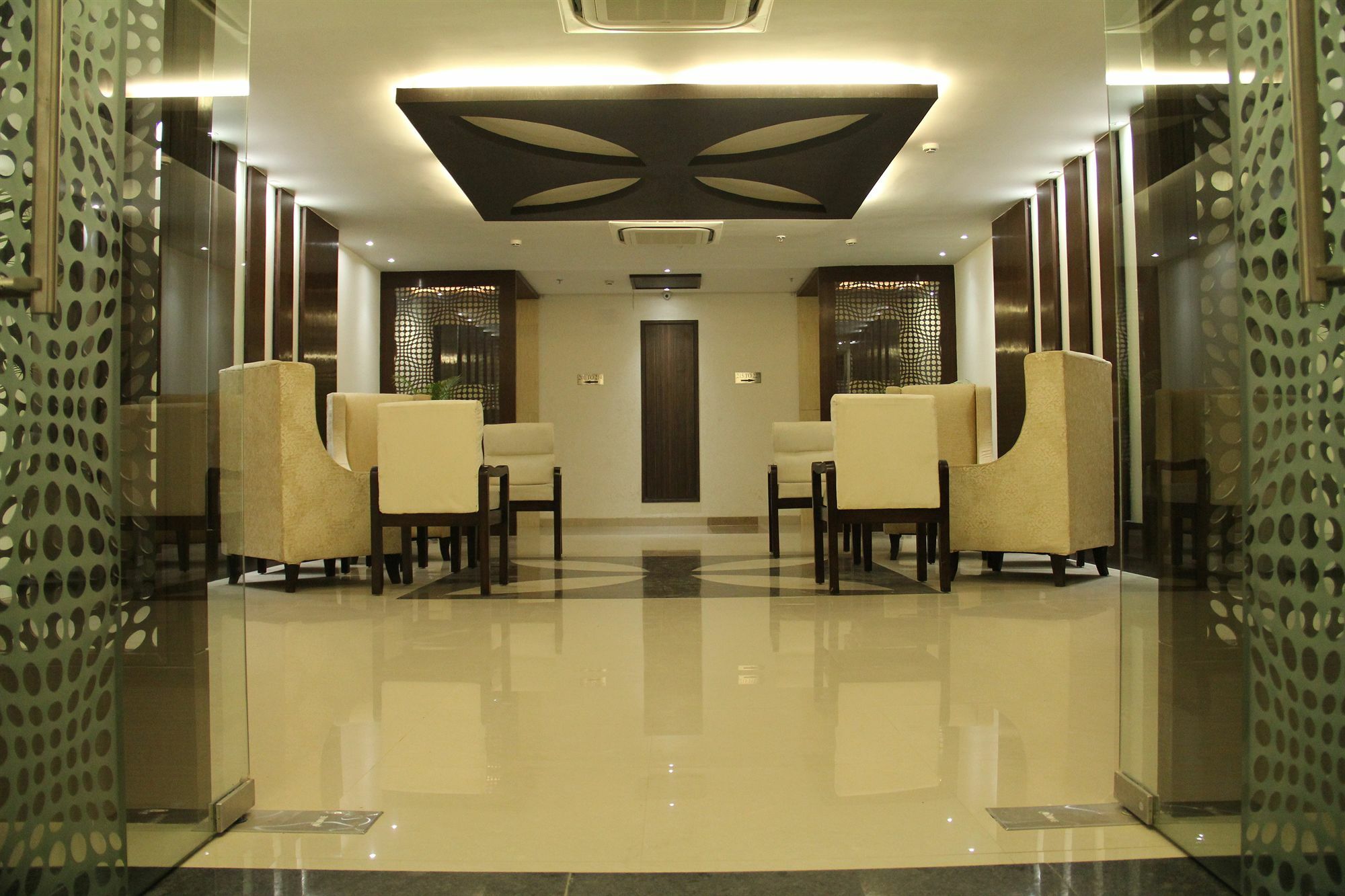 Bhawna Clarks Hotel 3*