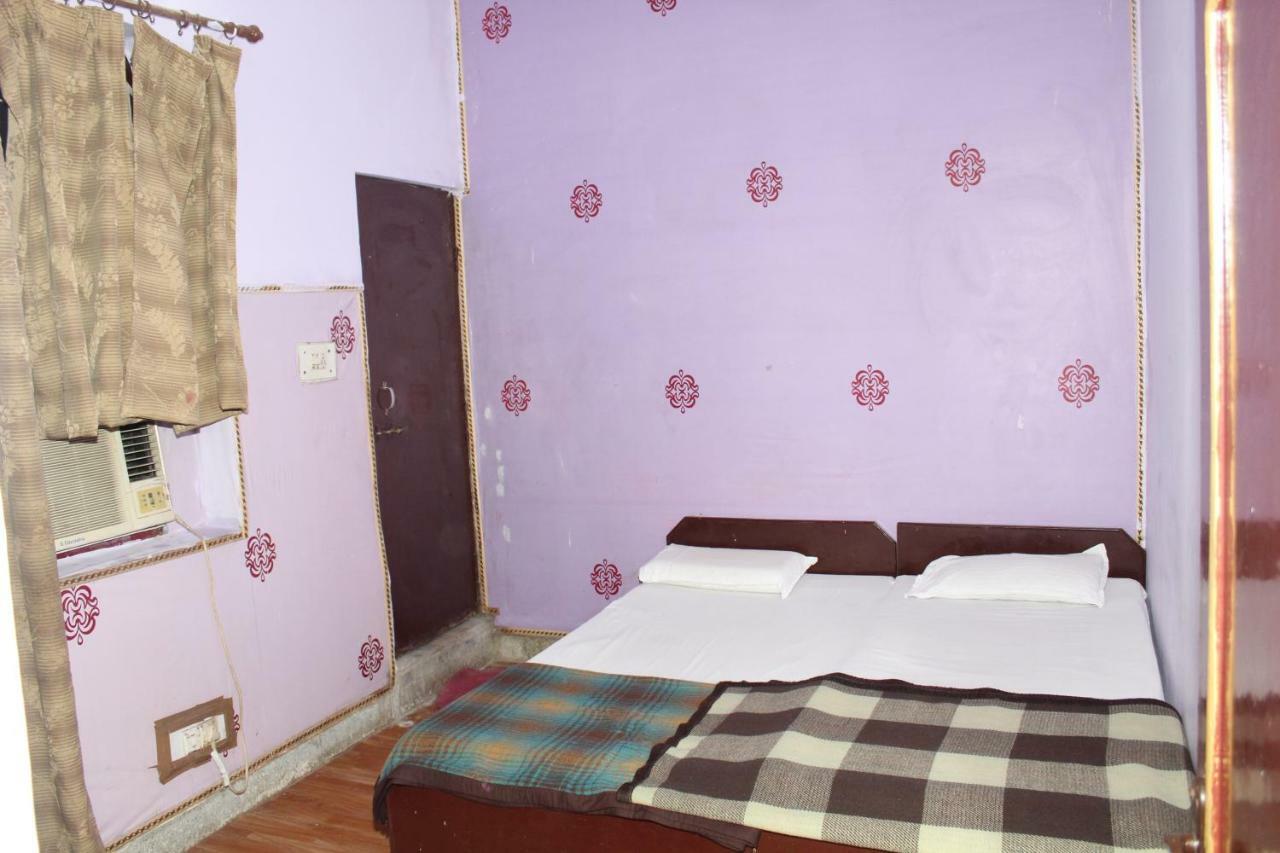 Raj Bed & Breakfast 2*