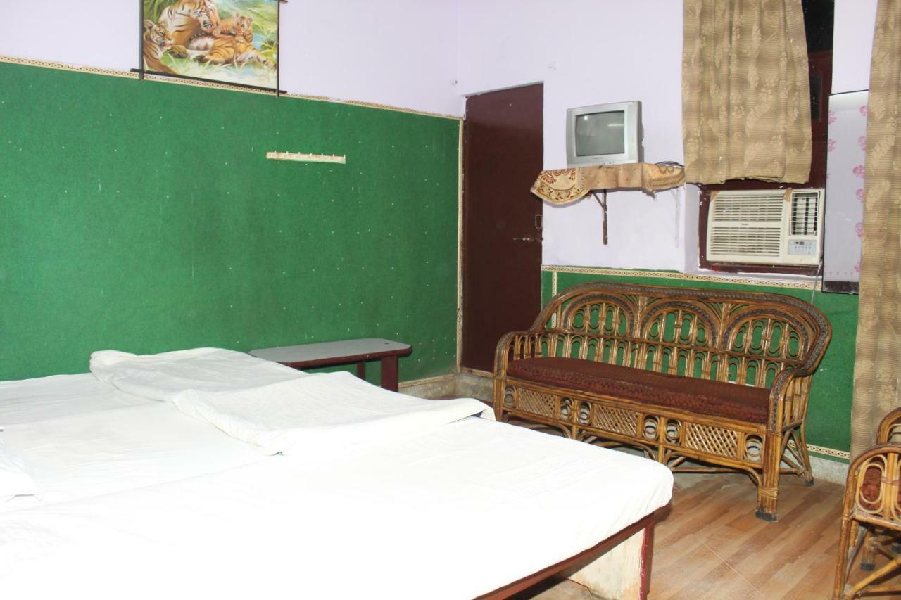 Raj 2* Agra (Uttar Pradesh)