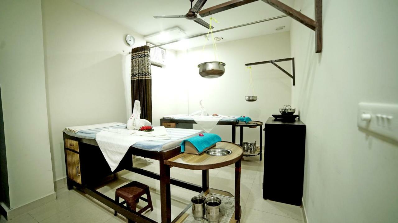 Hotel Crimson Palace 3*