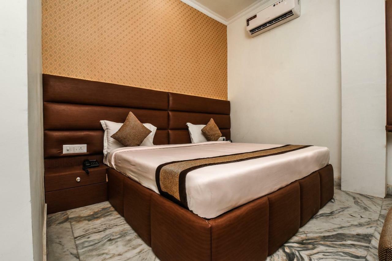 Oyo 16372 The Vantage Hotel