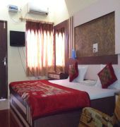 Hotel Oyo 12221 M House 3*
