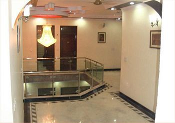 Hotel Agra Mahal 3*