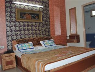 Oyo 12221 M House 3*