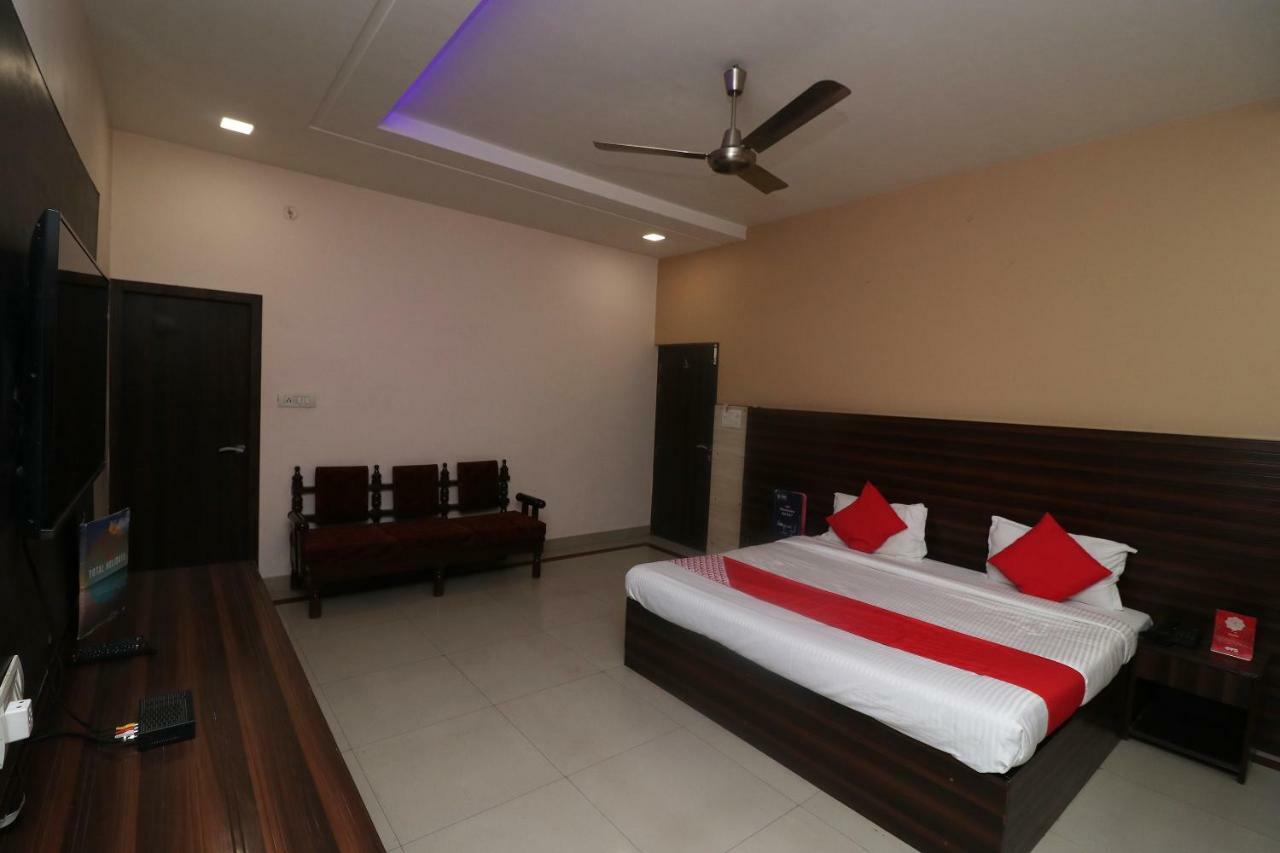 Oyo 22826 Sheltear & Resturant Hotel Agra (Uttar Pradesh)