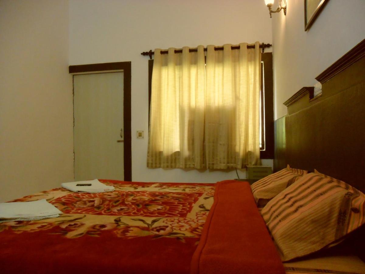 Sidhartha Walking Distance From Tajmahal Agra (Uttar Pradesh)