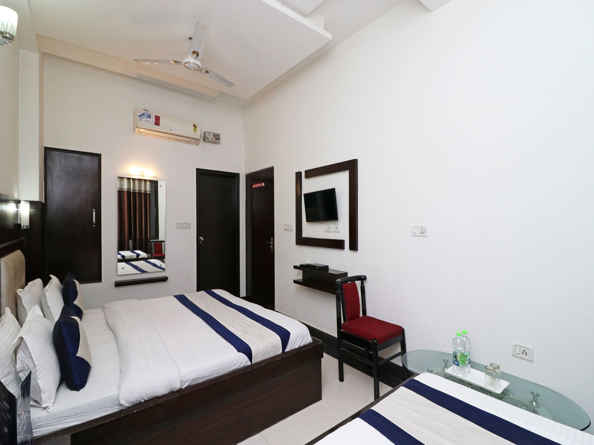 Hotel Oyo 9974 Taj