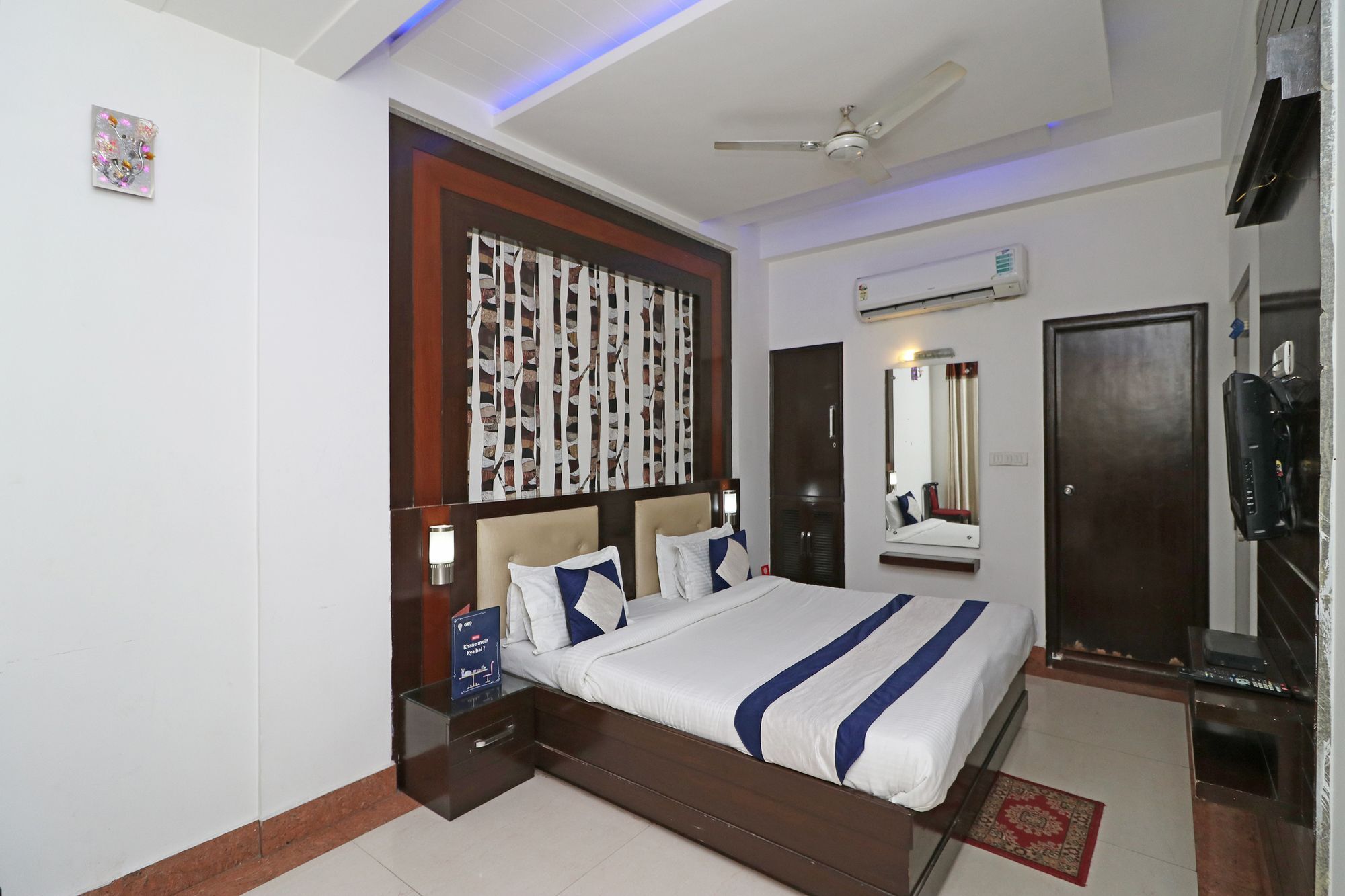 Oyo 9974 Taj Hotel 2*
