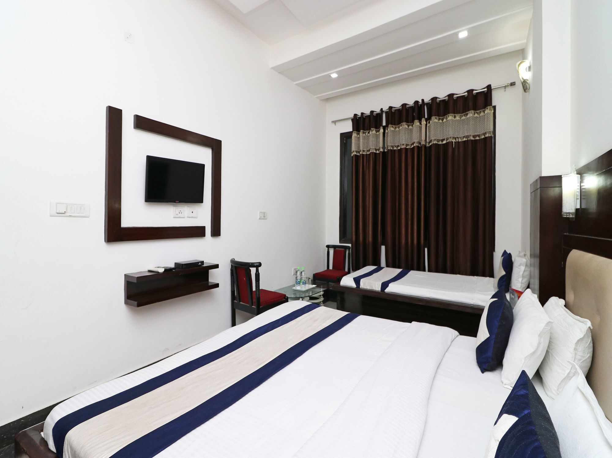 Hotel Oyo 9974 Taj