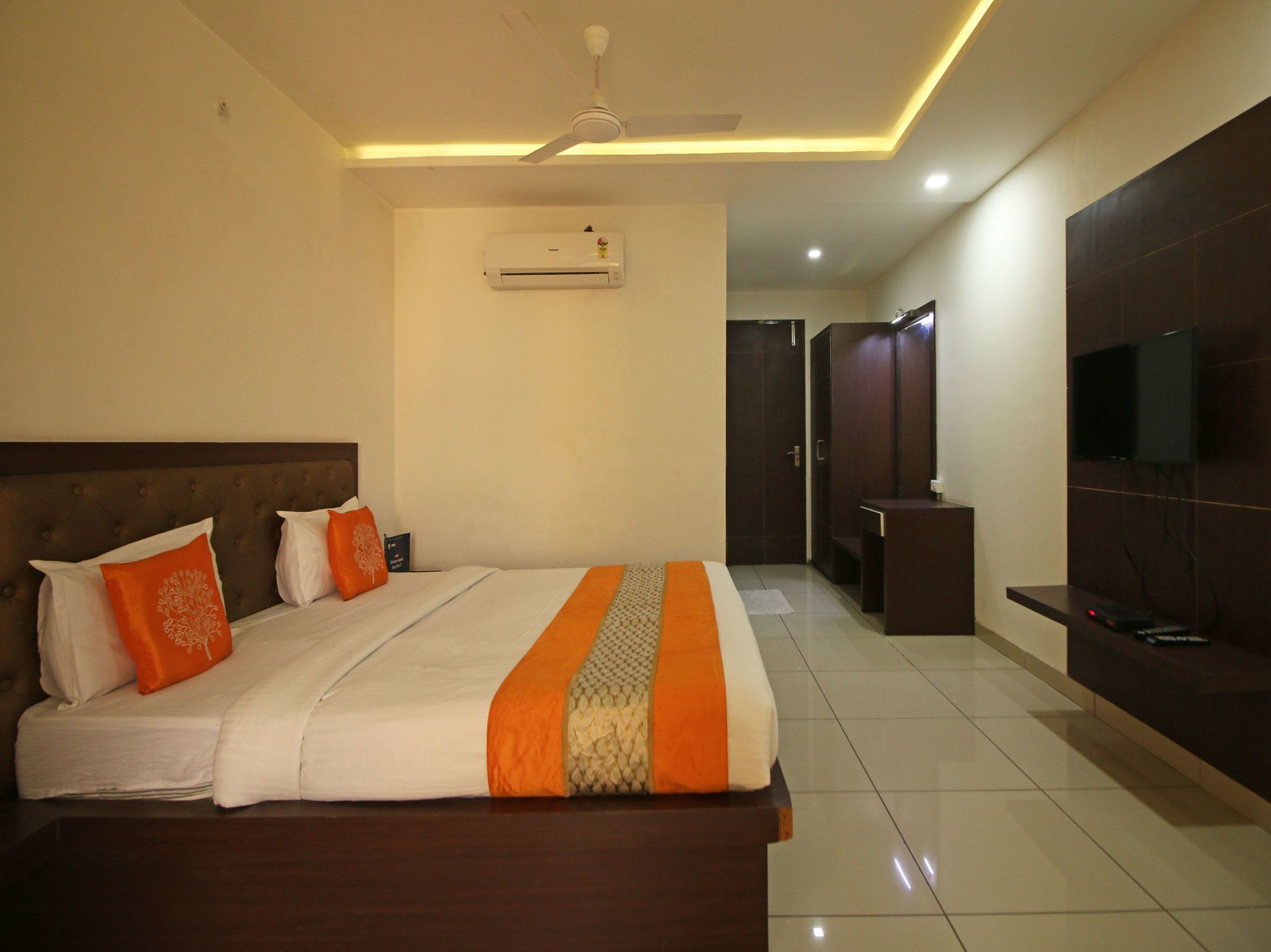 Oyo 8095 Areeba Hotel Agra (Uttar Pradesh)