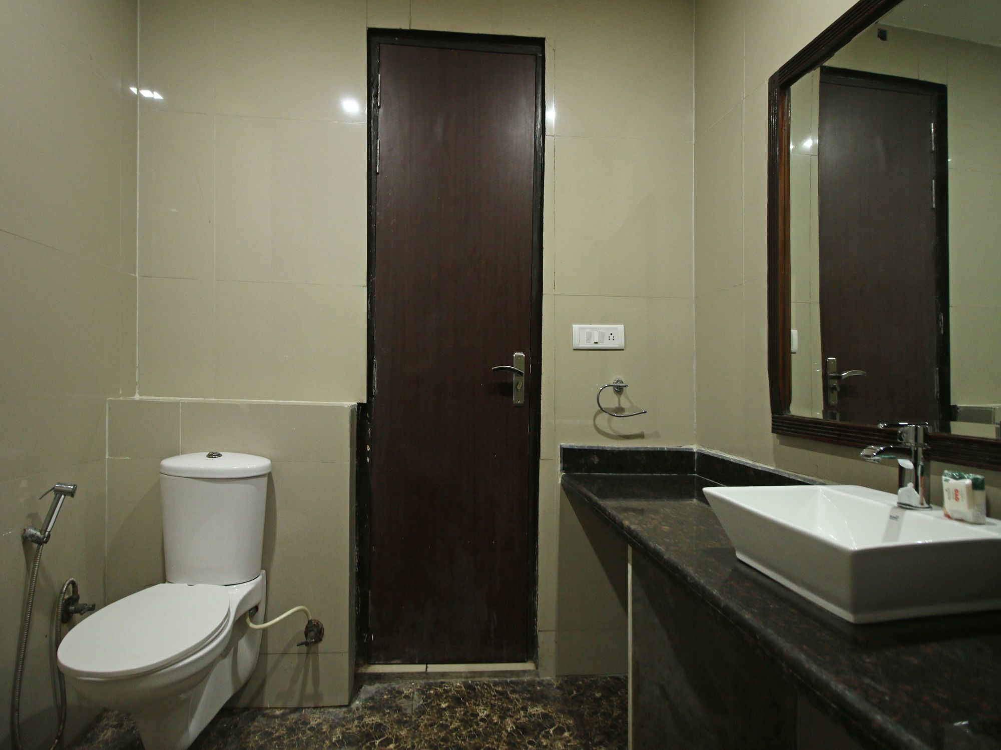 Hotel Oyo 8095 Areeba Agra (Uttar Pradesh)